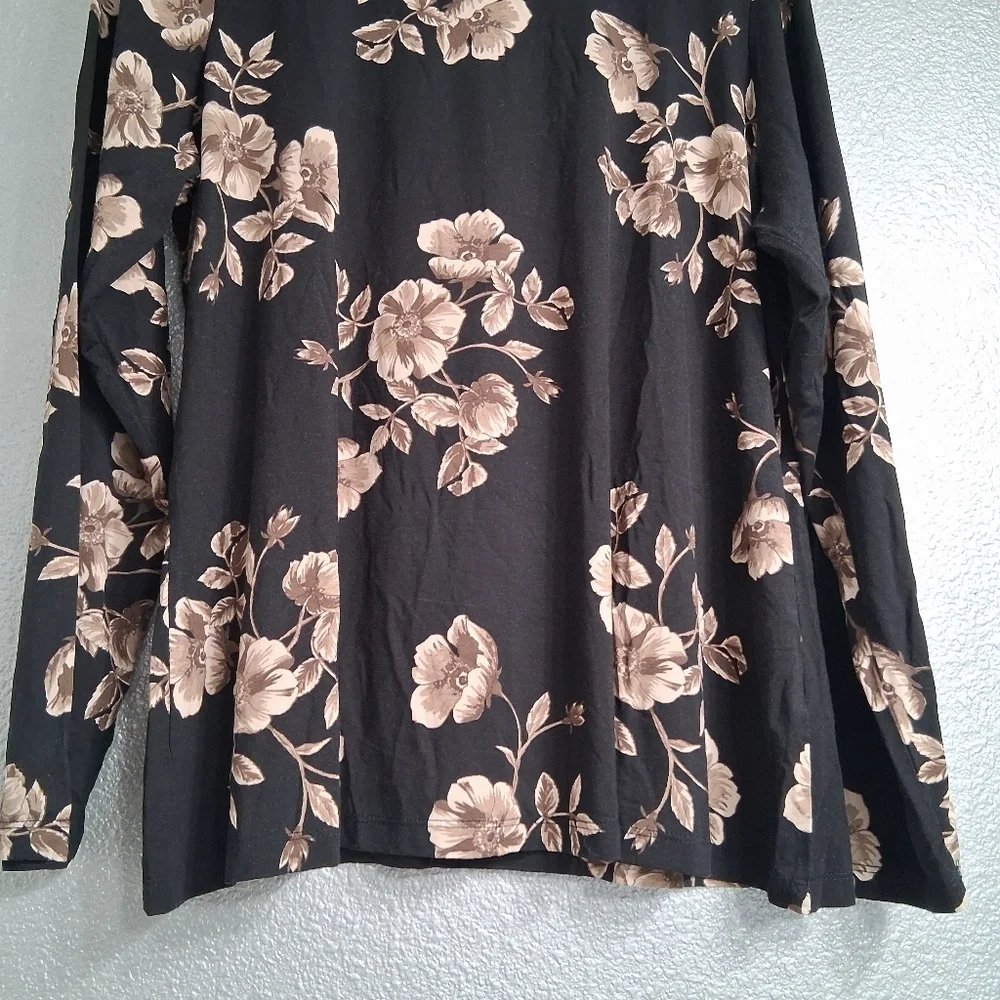 Colleen Lopez Black Floral Top Size 1X